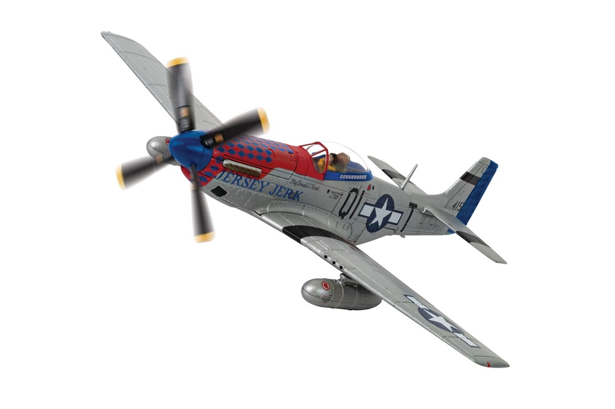 Pre-Order Corgi AA27708 North American P-51D Mustang, 44-15152/QI-T Jersey Jerk 1:72 (Due Approx Apr 2025)