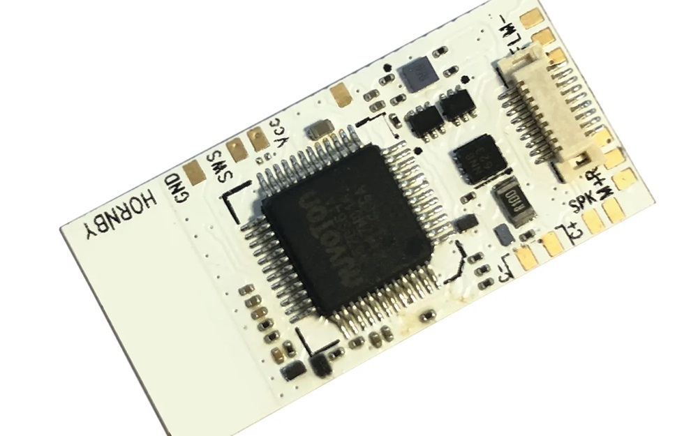 Hornby R7345 HM7000-N18TXS: Bluetooth + DCC Sound Decoder (Next18 Connector)