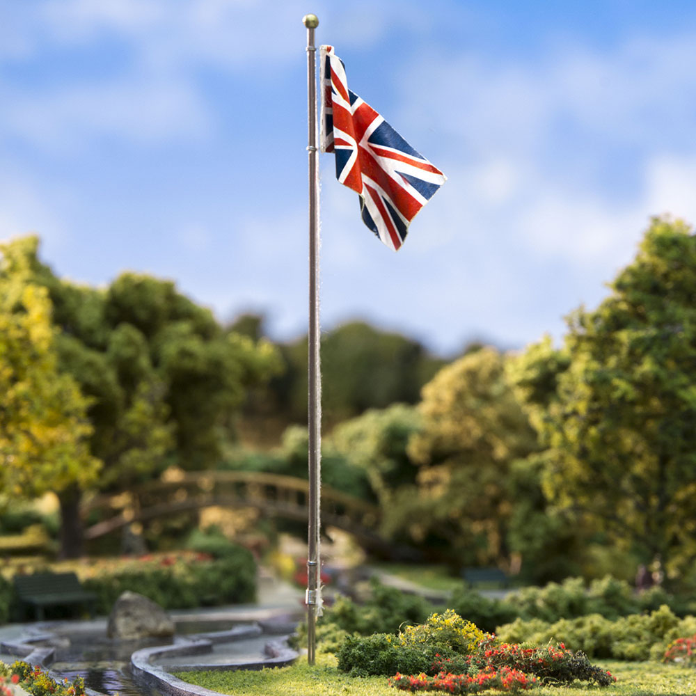 Bachmann Just Plug Lighting JP5959 / WJP5959 Union Jack Flag and Flagpole (Lit, 4\") (By Woodland Scenics)