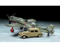 Tamiya 25213 Focke-Wulf Fw190 D-9 JV44 & Citroen 11CV Set 1:48 Model Kits
