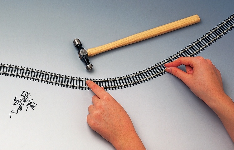 Hornby Track R621 Springy Flexible Track 914mm (Min order 6 pcs) (For Hornby OO / 1:76 Scale Standard Systems)