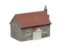 Graham Farish 42-0132 Wigmore Farmhouse N Gauge Scenecraft Pre-Painted Building